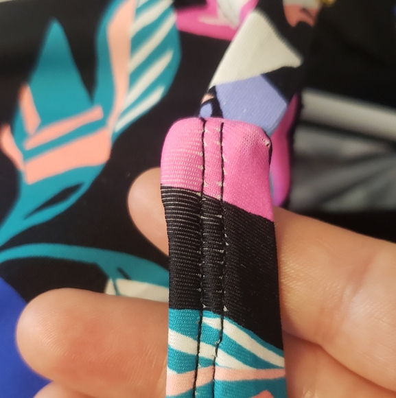 Leilani Floral Swimsuit Top Black, Multicolored NWT - Picture 10 of 12